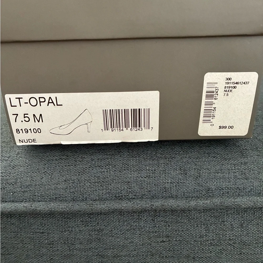 Nude leather pumps - Picture 13 of 13